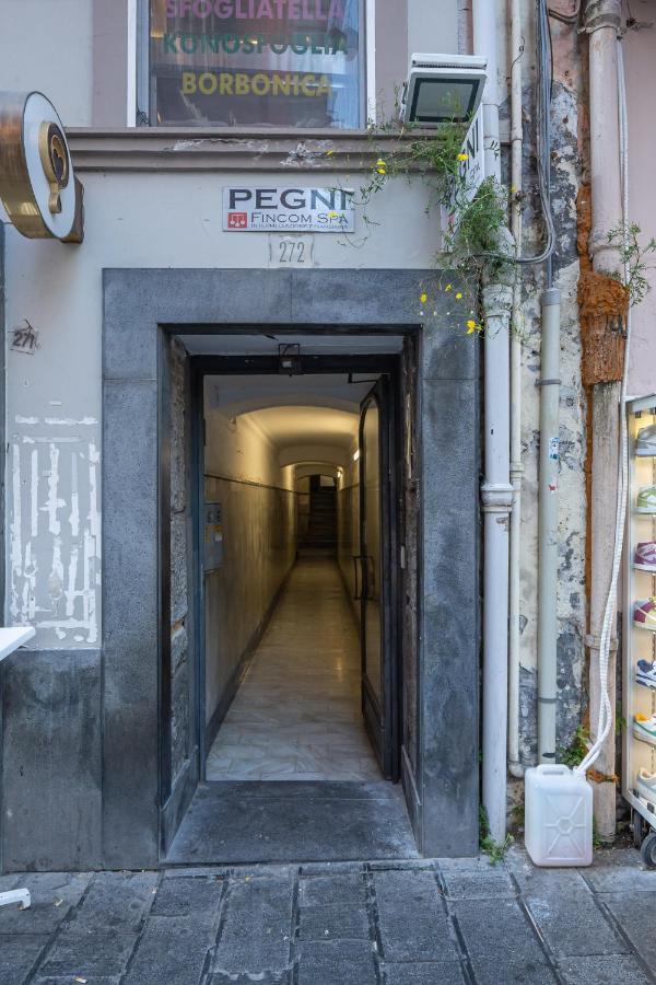 Teatro Toledo 272 Bed & Breakfast Napoli